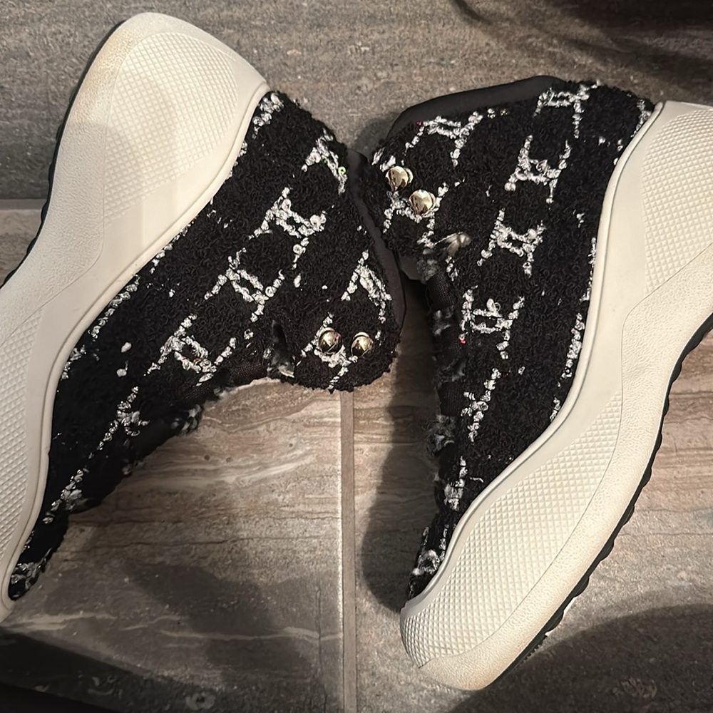 Chanel Snow Boots - Picture 3 of 4